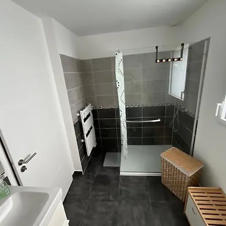Maison De 3 Chambres, 6 A 8 Personnes Nyaraló